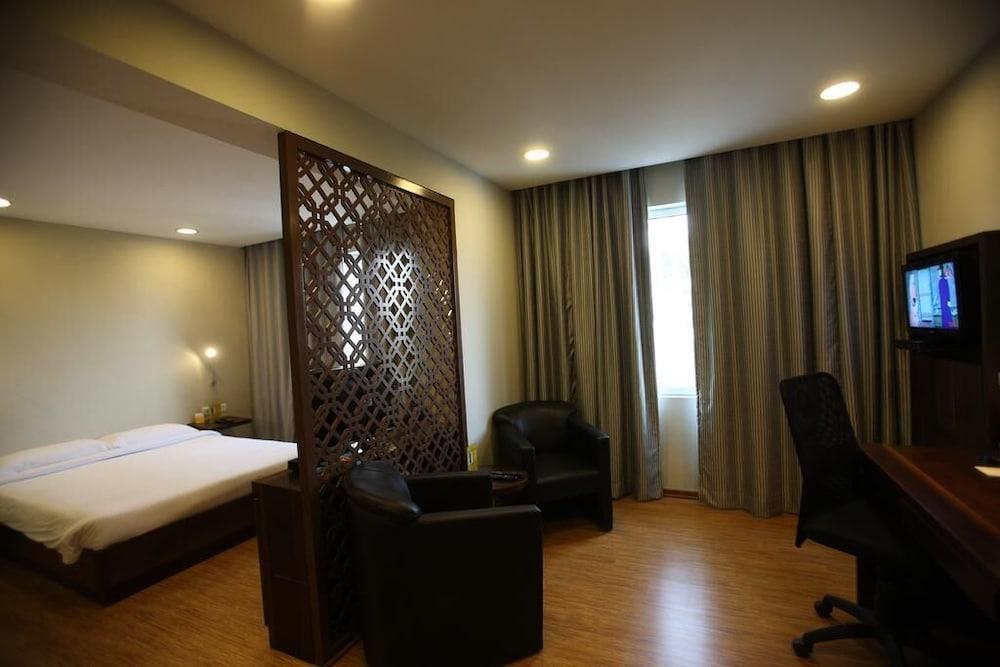 Keys Prima By Lemon Tree Hotels, Pimpri, Pune Exterior photo