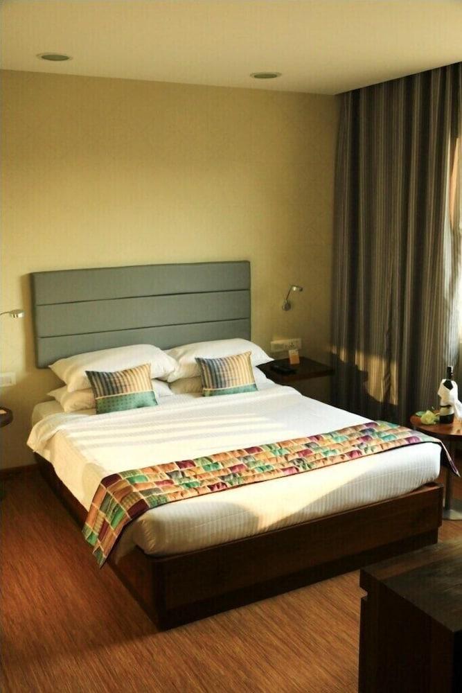 Keys Prima By Lemon Tree Hotels, Pimpri, Pune Exterior photo